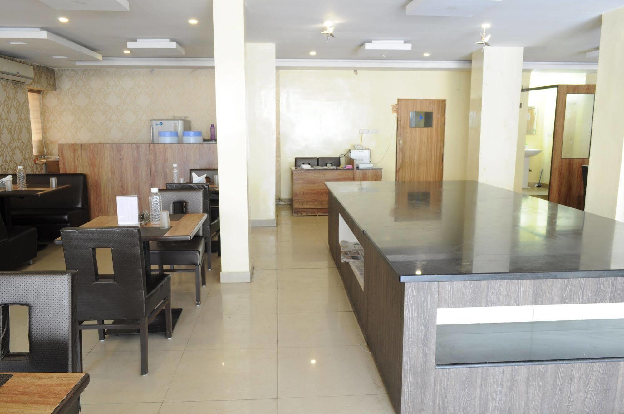 Oyo 17375 My Place Kondapur Hicc Hyderabad Exterior photo