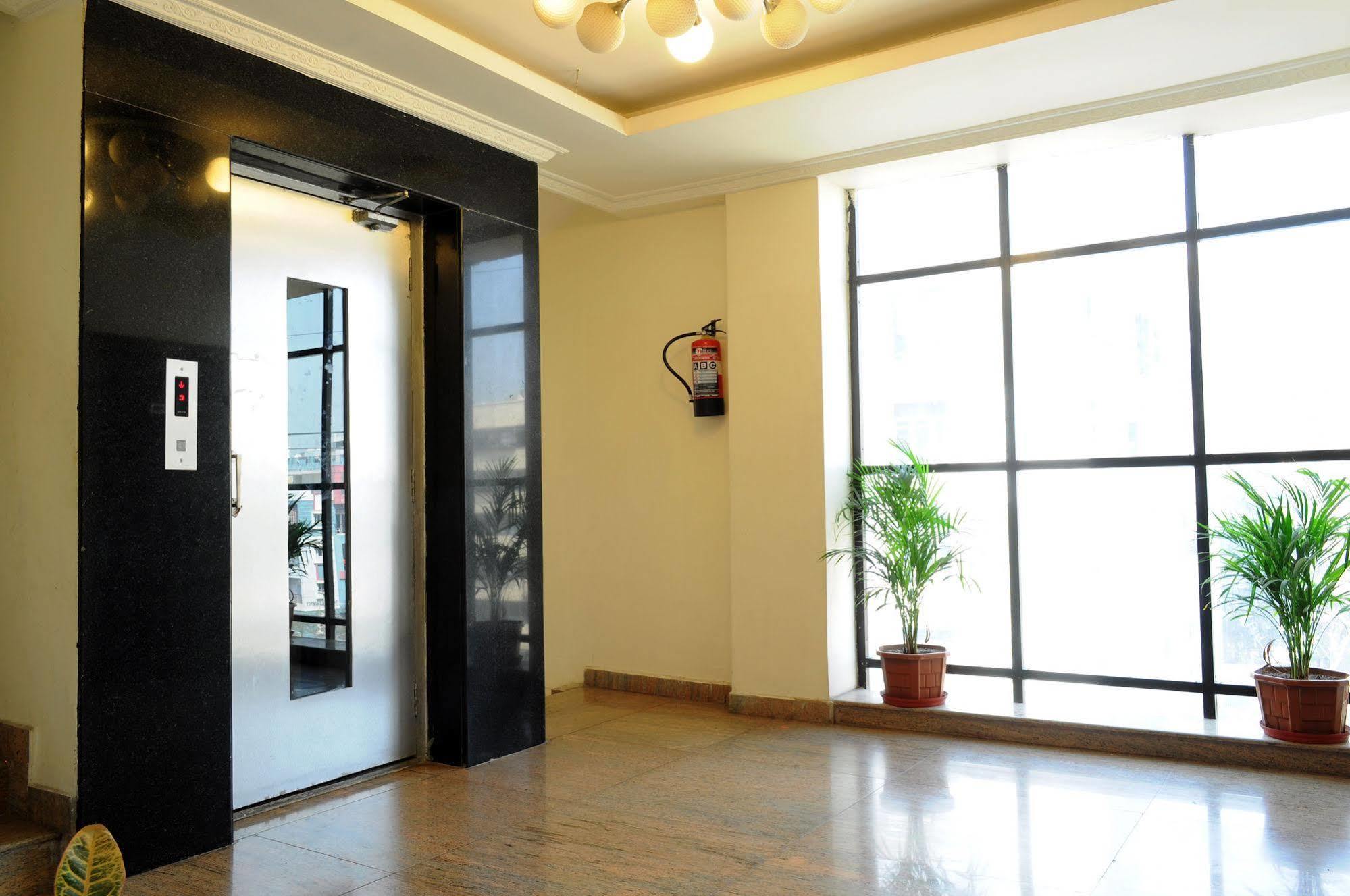 Oyo 17375 My Place Kondapur Hicc Hyderabad Exterior photo